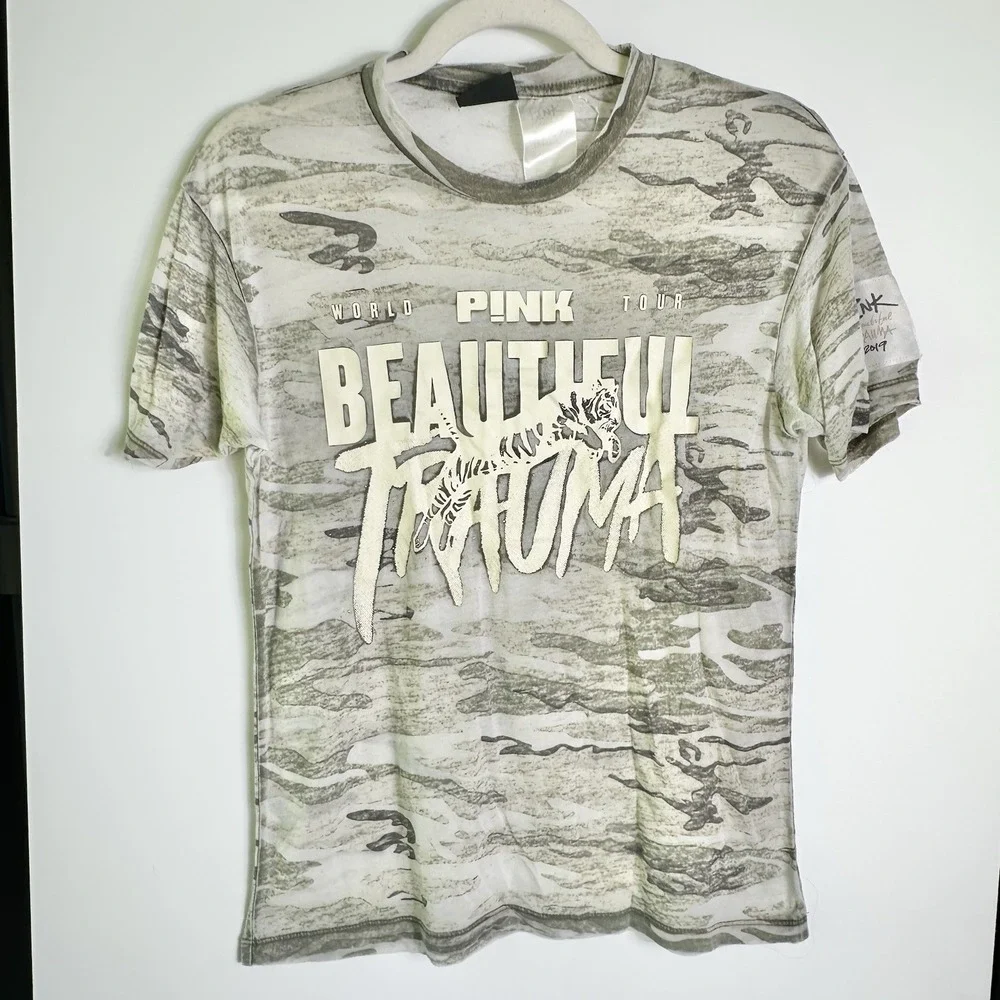 P!NK Beautiful Trauma World Tour Camo Graphic T Shirt Womens M Semi-sheer Grunge